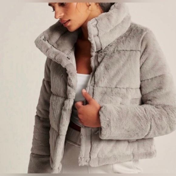 Abercrombie Faux Fur Mini Puffer Size Extra Small Light Grey - Picture 4 of 11